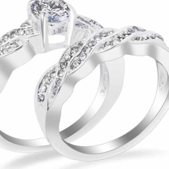 Ring - Picture 3 of 3